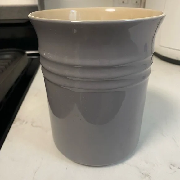 Le Creuset Utensil Crock Holder - Picture 3 of 4
